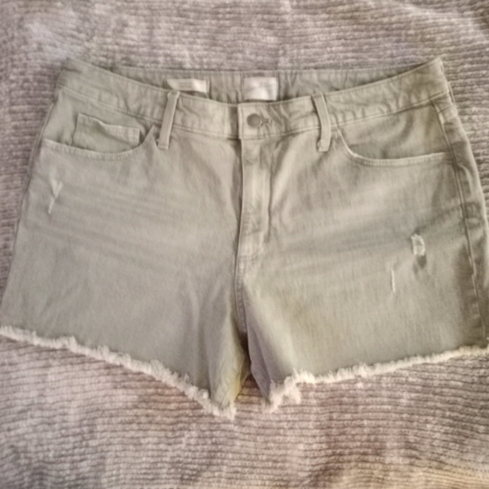 Universal Threas Grey Jean Shorts Size 16